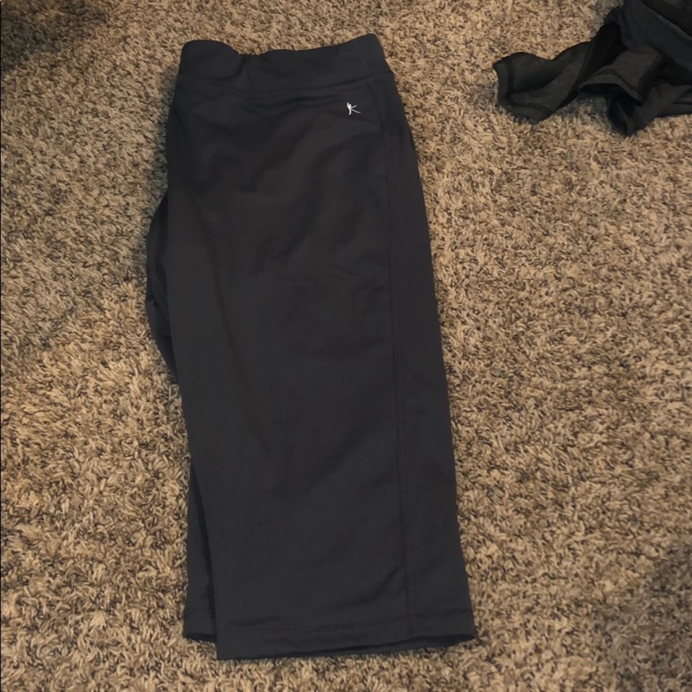 Athletic capris